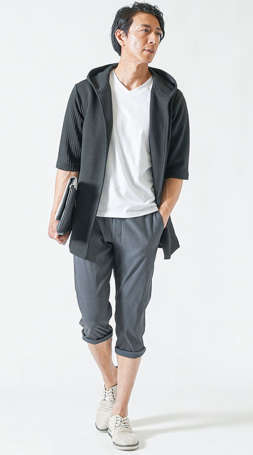 パーカー×ショートパンツコーデ