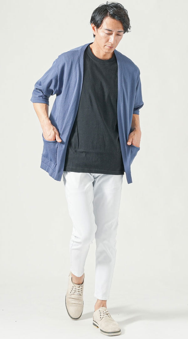 ブルー五分袖カーディガン　黒半袖VネックTシャツ　白半袖VネックTシャツ　グレーシューズ　snp_ps0285