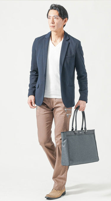 メンズにおすすめのビジネスカジュアルのカーゴパンツコーデ