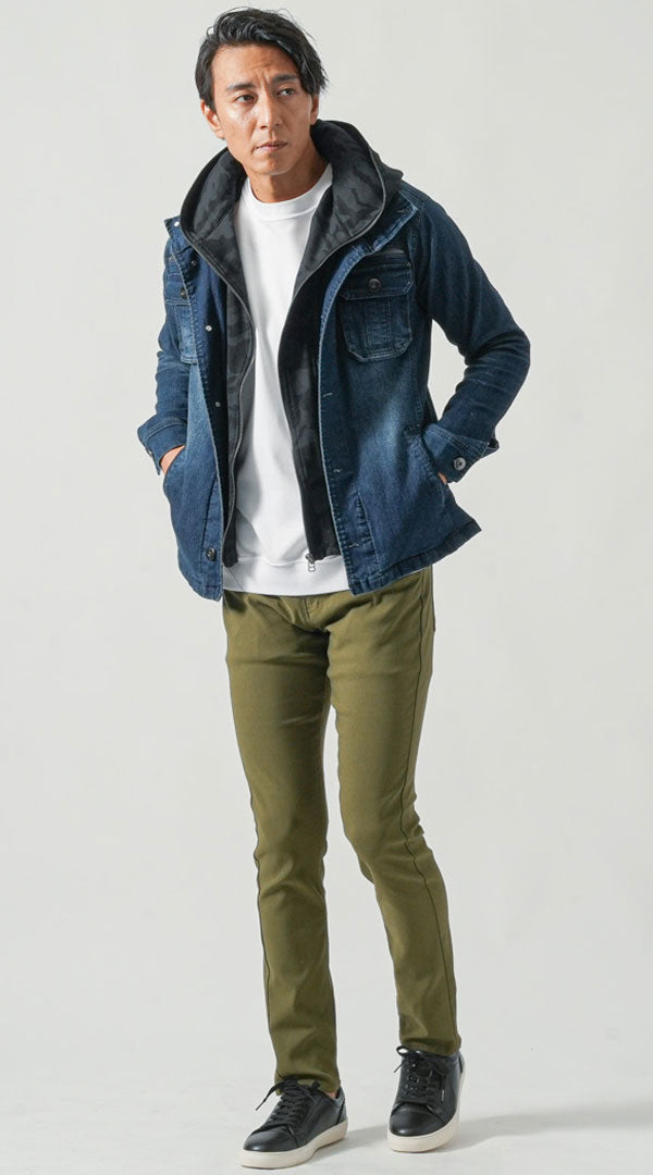 メンズにおすすめのデニムシャツとカーキパンツでこなれ感を出した30代向け全身コーデ