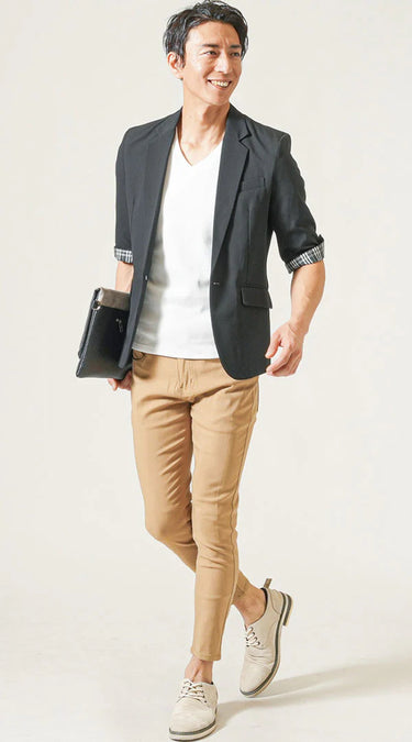 メンズにおすすめのベージュパンツと夏アウターのコーデ例