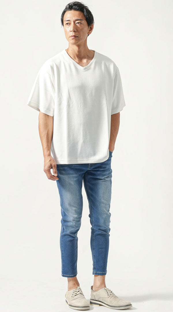 白半袖VネックTシャツ　ブルースキニーアンクルデニムパンツ　グレーシューズ　snp_ox0263