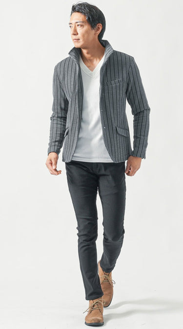 黒スキニーパンツ×ブーツコーデ