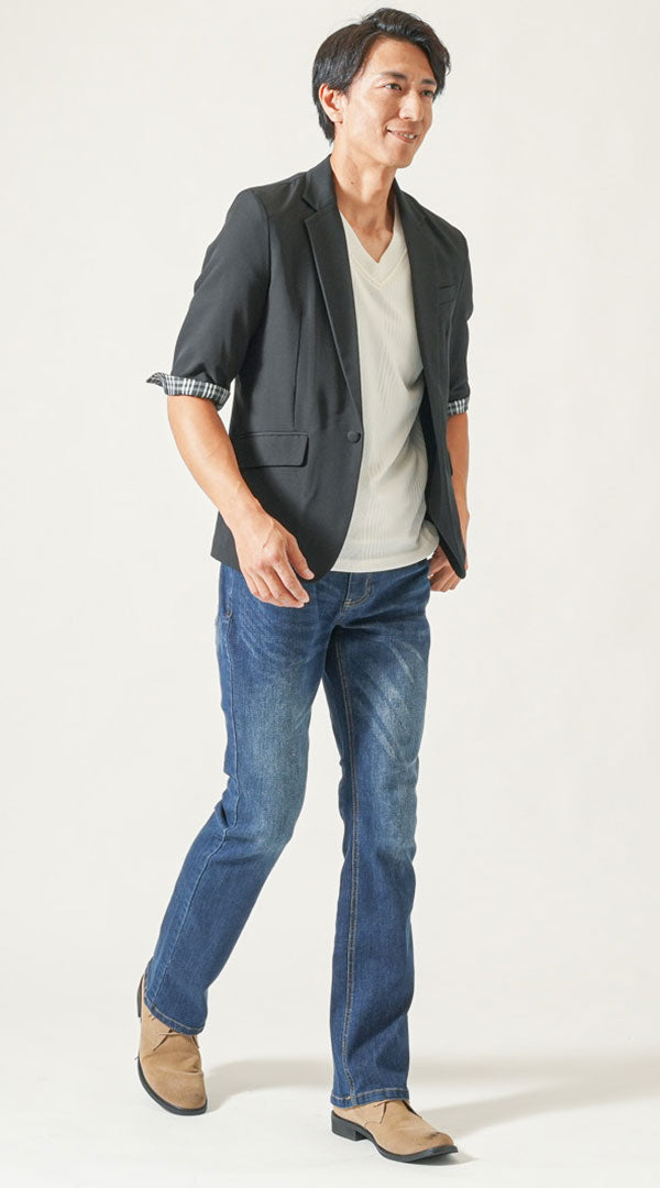 黒五分袖テーラードジャケット　白半袖テレコVネックTシャツ　ネイビーストレッチデニムパンツ　ベージュシューズ　snp_px0304