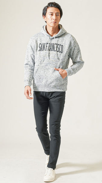 40代メンズにおすすめの黒スキニーパンツ×プルパーカーのコーデ例