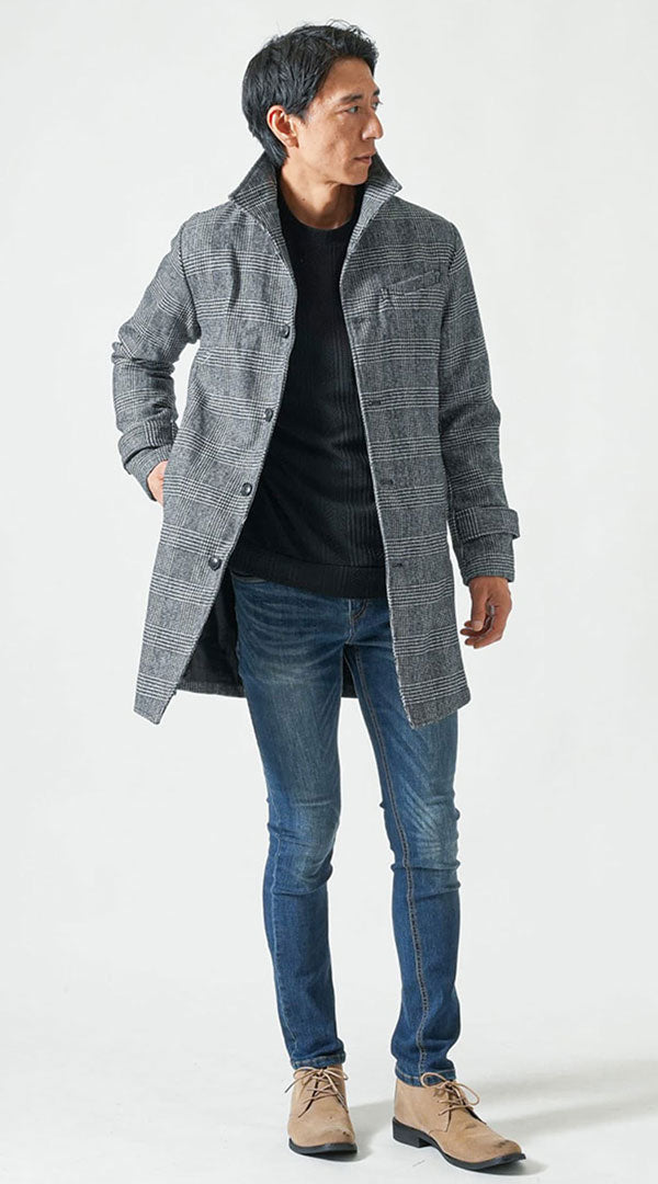 グレンチェック長袖ロングコート　黒長袖ニットソートレーナー　ネイビーストレッチデニムパンツ　ベージュブーツ　snp_qb0663