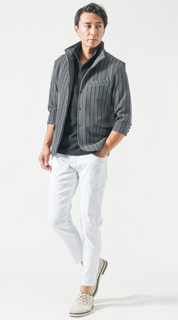 黒ジャケットと白パンツを合わせた50代メンズの夏コーデ