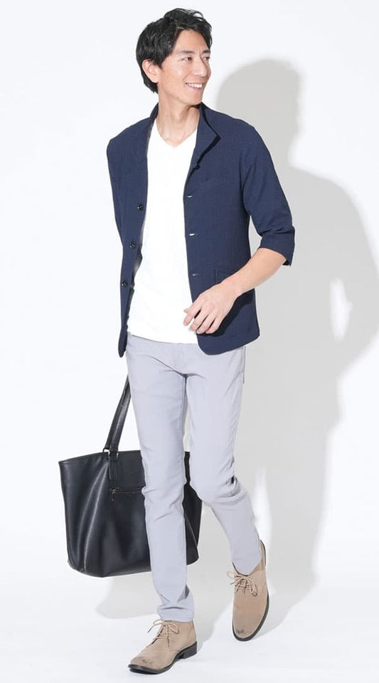 ネイビー楊柳イタリアンカラー7分袖ジャケット　白ジャガード半袖VネックTシャツ 　グレーストレッチ素材スキニーカラーチノパンツ　ベージュブーツ　snp_qt0328