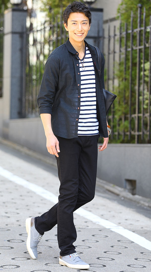 メンズ春夏のモノトーンコーディネート例