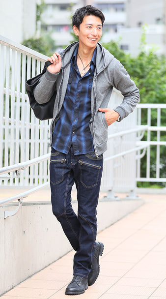 チェックシャツ