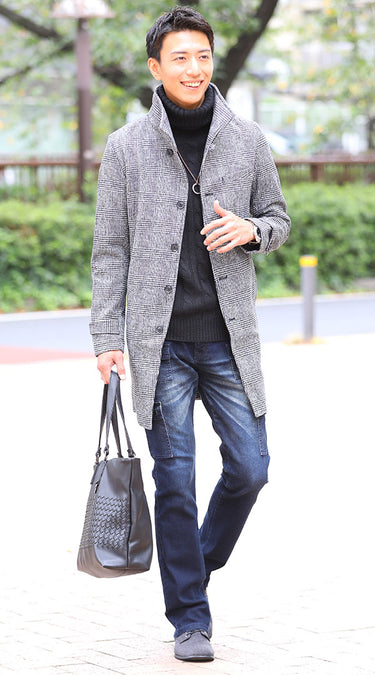 タートルネックと合わせた冬コートコーデ例