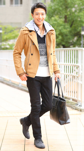 コート+パーカー重ね着メンズコーデ