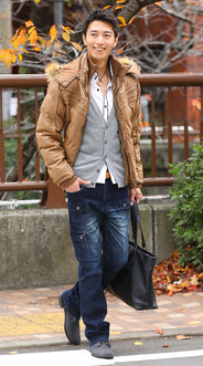 グレーカーディガンに合うズボンとのコーディネート