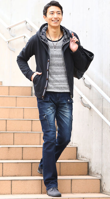 大人の男性にふさわしいきちんと感あるパーカーコーデ例