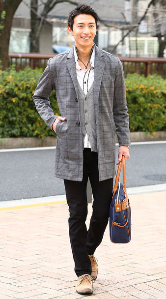 グレーコートメンズコーデ