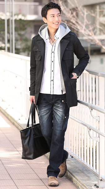 コート+パーカー重ね着メンズコーデ