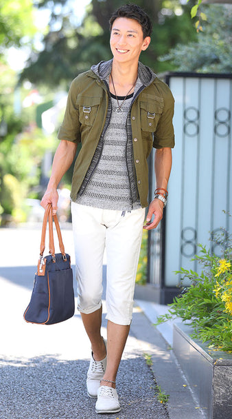 カーキ色コーディネート例