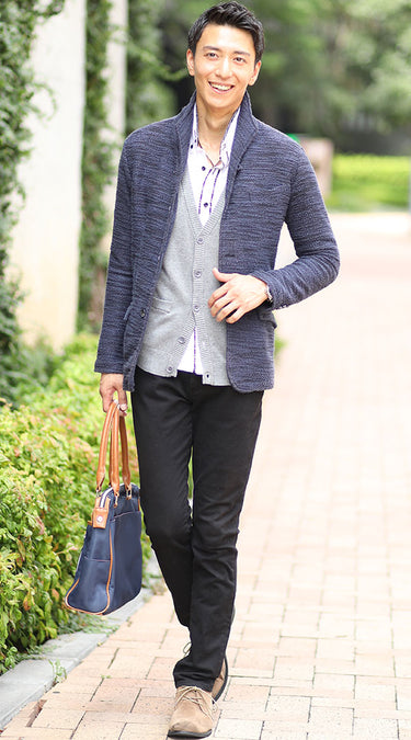 グレーカーディガンに合うズボンとのコーディネート