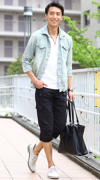 おしゃれな黒クロップドパンツコーデ例