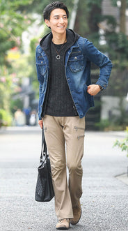 ベージュパンツコーディネート