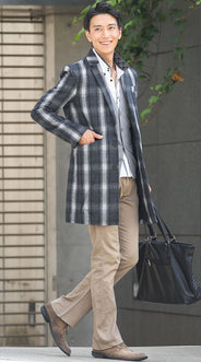 Vネックカーディガンの人気コーデ