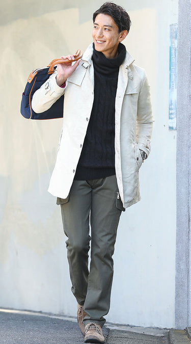 カーキパンツ×ベージュシャツ・ベージュジャケットのメンズコーデ