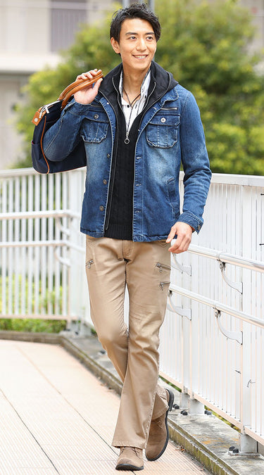 大人の男性にふさわしい自然とカッコよく見えるジップアップニットコーデ例