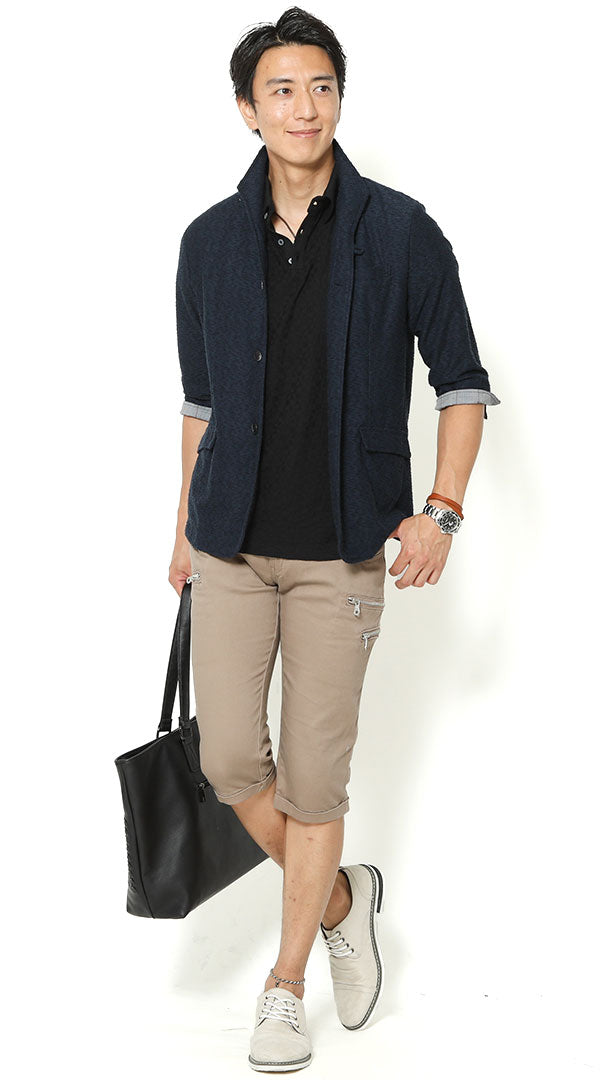 紺ジャケット　黒ポロシャツ　ベージュクロップドパンツ　snp_gu0517