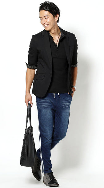 黒ジャケット×黒ポロシャツ