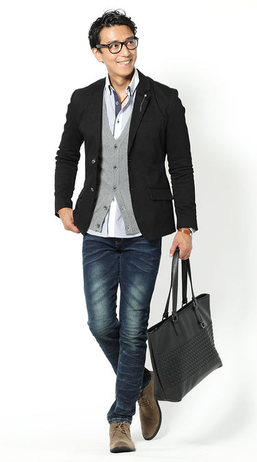 メンズにおすすめの春服を着た男性