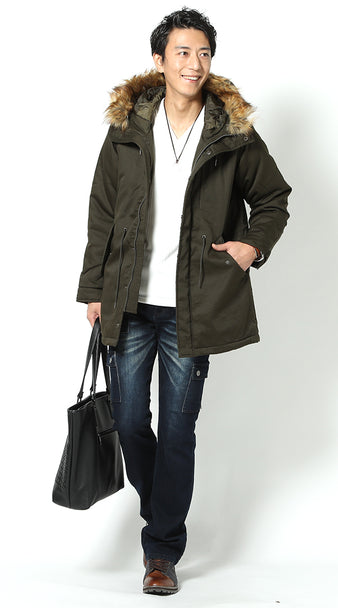 メンズにおすすめのカーゴパンツ×モッズコート×白Tシャツのコーデ例