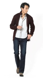 おすすめのブーツカットデニムのメンズコーデ