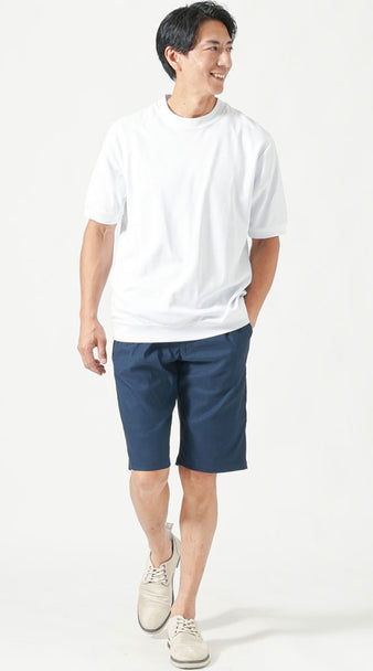 40代メンズにおすすめの白Tシャツとネイビーショートパンツの夏フェスコーデ