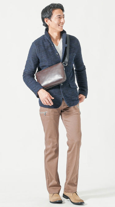 40代メンズにふさわしいきちんと感のあるショルダーバッグコーデ例