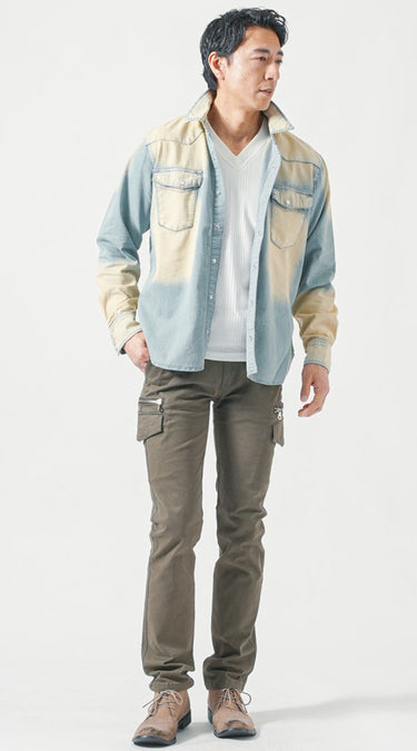 デニムシャツ×標準〜細身体型の方向けの実際のコーデ例