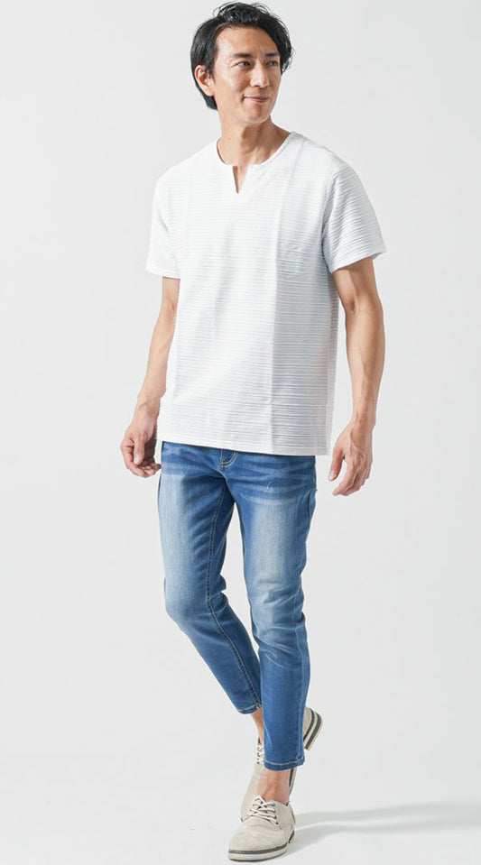 白半袖Tシャツ　ブルースキニーアンクルデニムパンツ　グレーシューズ　snp_or0246