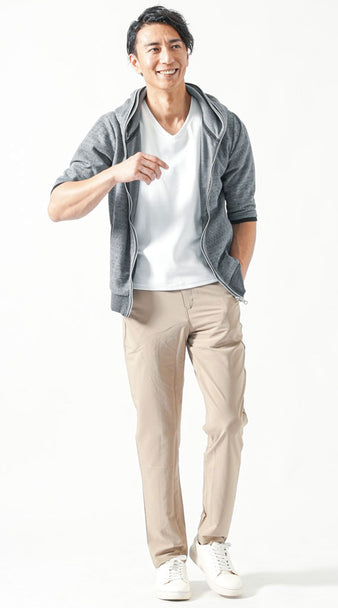 メンズのひんやりストレッチチノパンツとカーディガンの部屋着コーデ