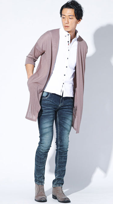 カジュアルな服装にブーツをプラス