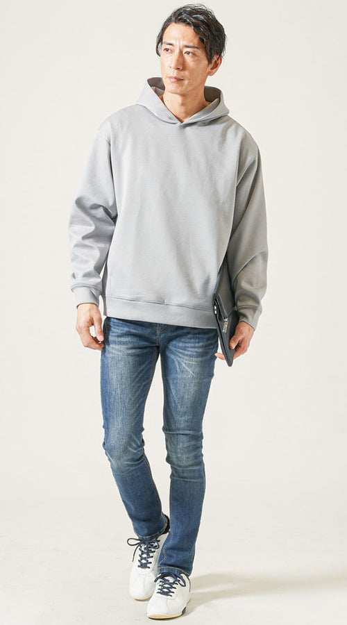 グレーのパーカーに合うズボンコーデ