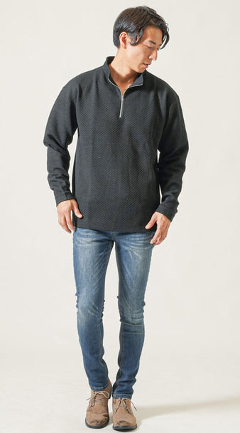 黒長袖ポロシャツ×デニムパンツコーディネート