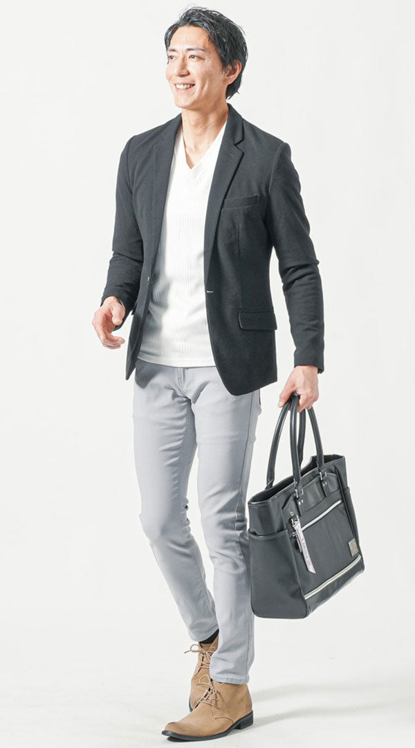 モノトーンスタイルでシンプルなメンズカジュアルジャケットコーデ