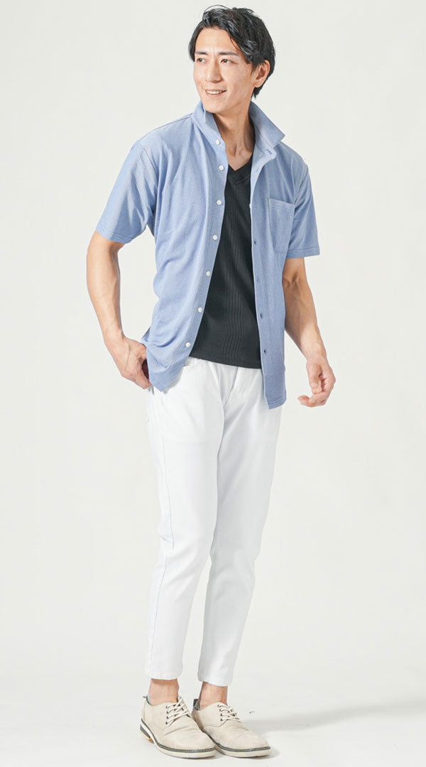 サックスブルー半袖シャツ　黒半袖VネックTシャツ　白スキニーテーパードアンクルチノパンツ　グレーシューズ　snp_ps1702