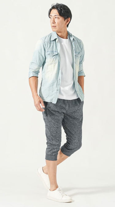 クロップドパンツ×スニーカーのメンズコーデ