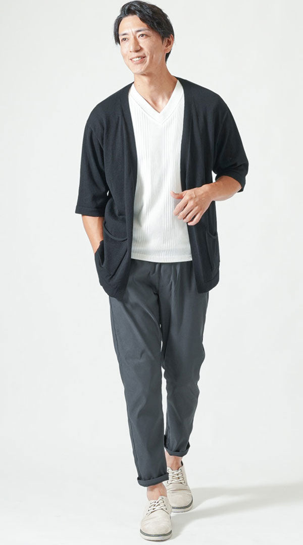 黒五分袖カーディガン　白半袖Tシャツ　チャコールアンクルパンツ　snp_px0356