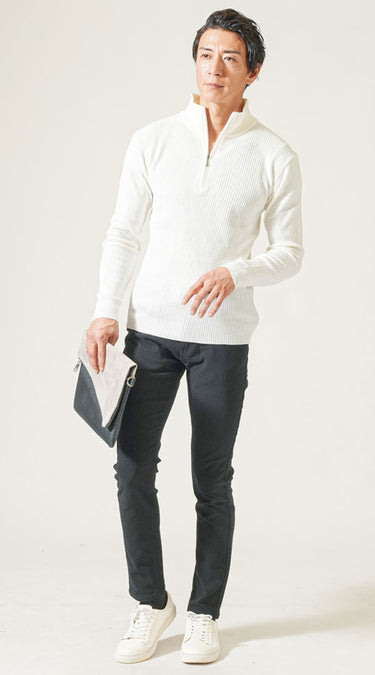 ニットからインナーを見せないメンズの着こなし