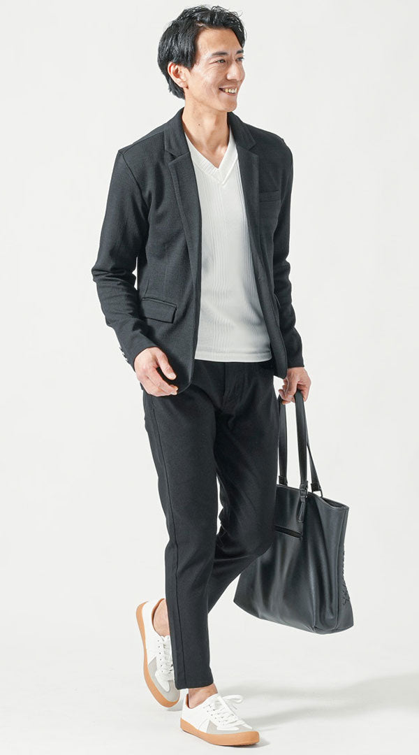 黒セットアップ　黒長袖テーラードジャケット　黒アンクルパンツ　白スニーカー　黒トートバッグ　snp_pp1291