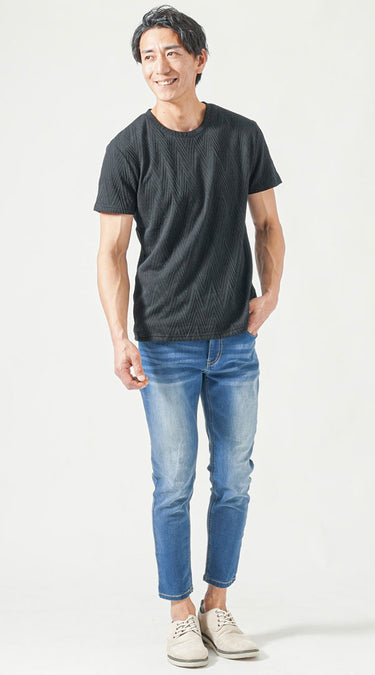 大人の男性にふさわしい自然なカッコ良さがあるTシャツ×デニムコーデ例