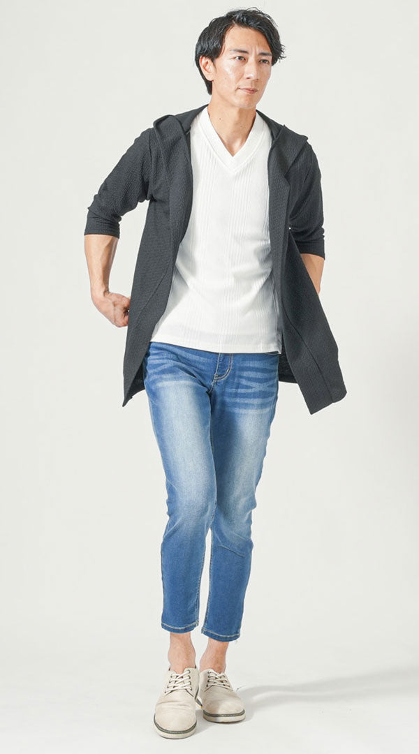 黒七分袖ロングパーカー　白半袖VネックTシャツ　ブルースキニーアンクルデニムパンツ　グレーシューズ　snp_ps0926