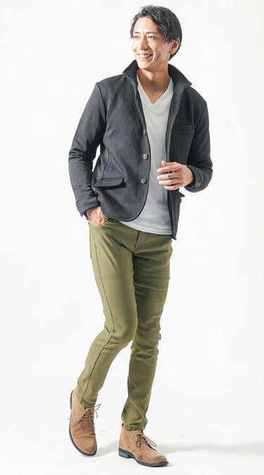 カーキスキニーパンツ×ブーツコーデ