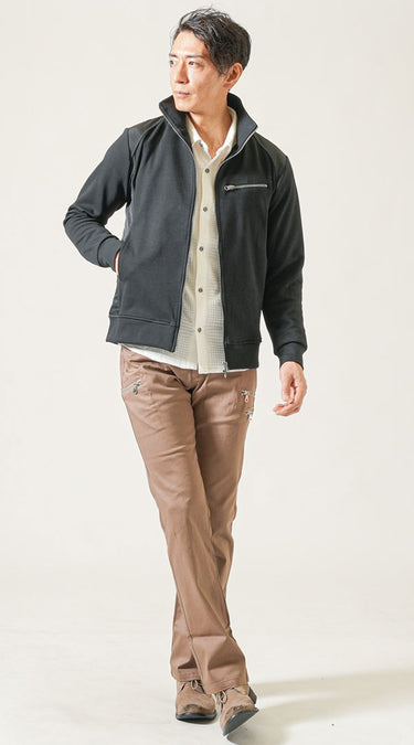 ベージュブーツカットパンツ×ブーツのメンズコーデ